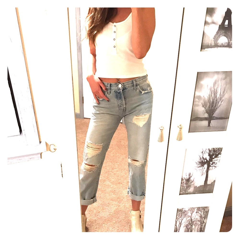 Cropped destroyed straight leg jeans